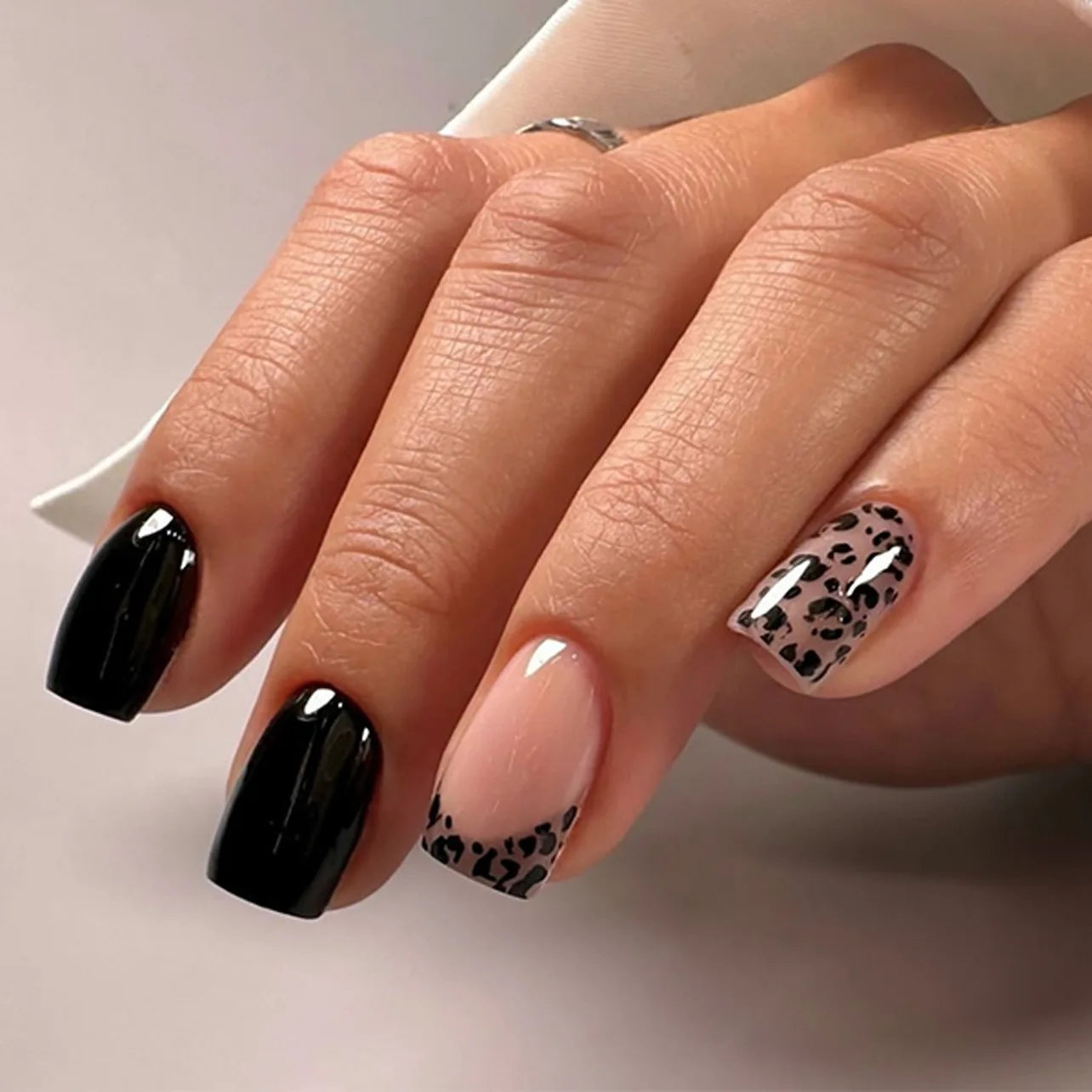 Press-On Nails: French Pink Short Square with Rhinestones